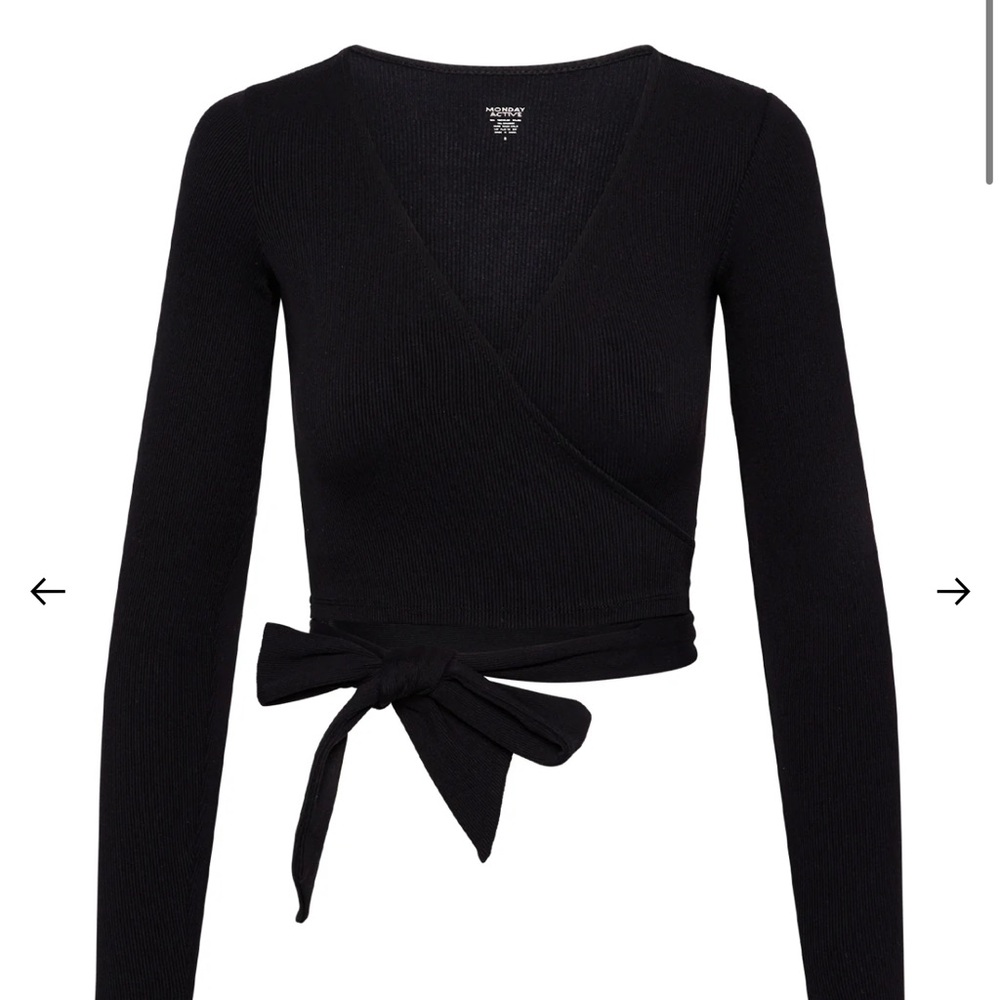 Monday Body Yosemite wrap top